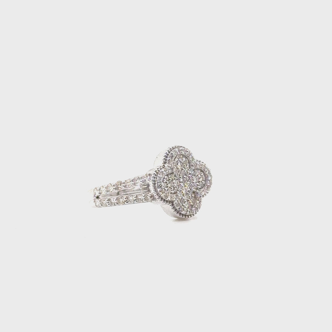 Soltaire Clover Diamond Ring