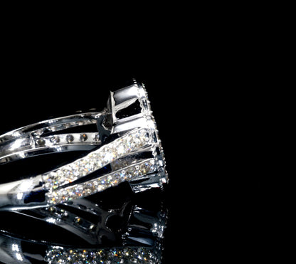 Soltaire Clover Diamond Ring