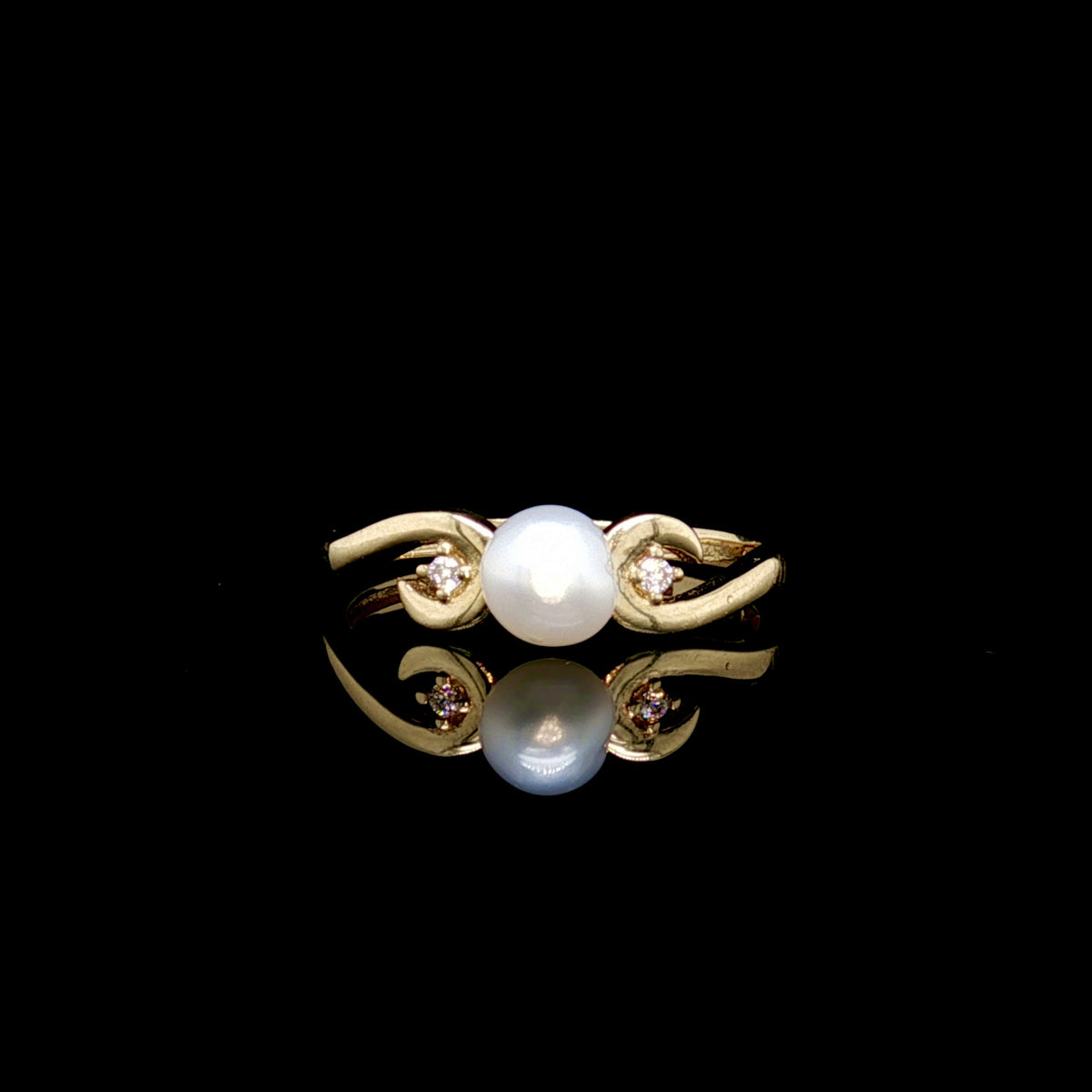 14K Yellow Gold Pearl Ring