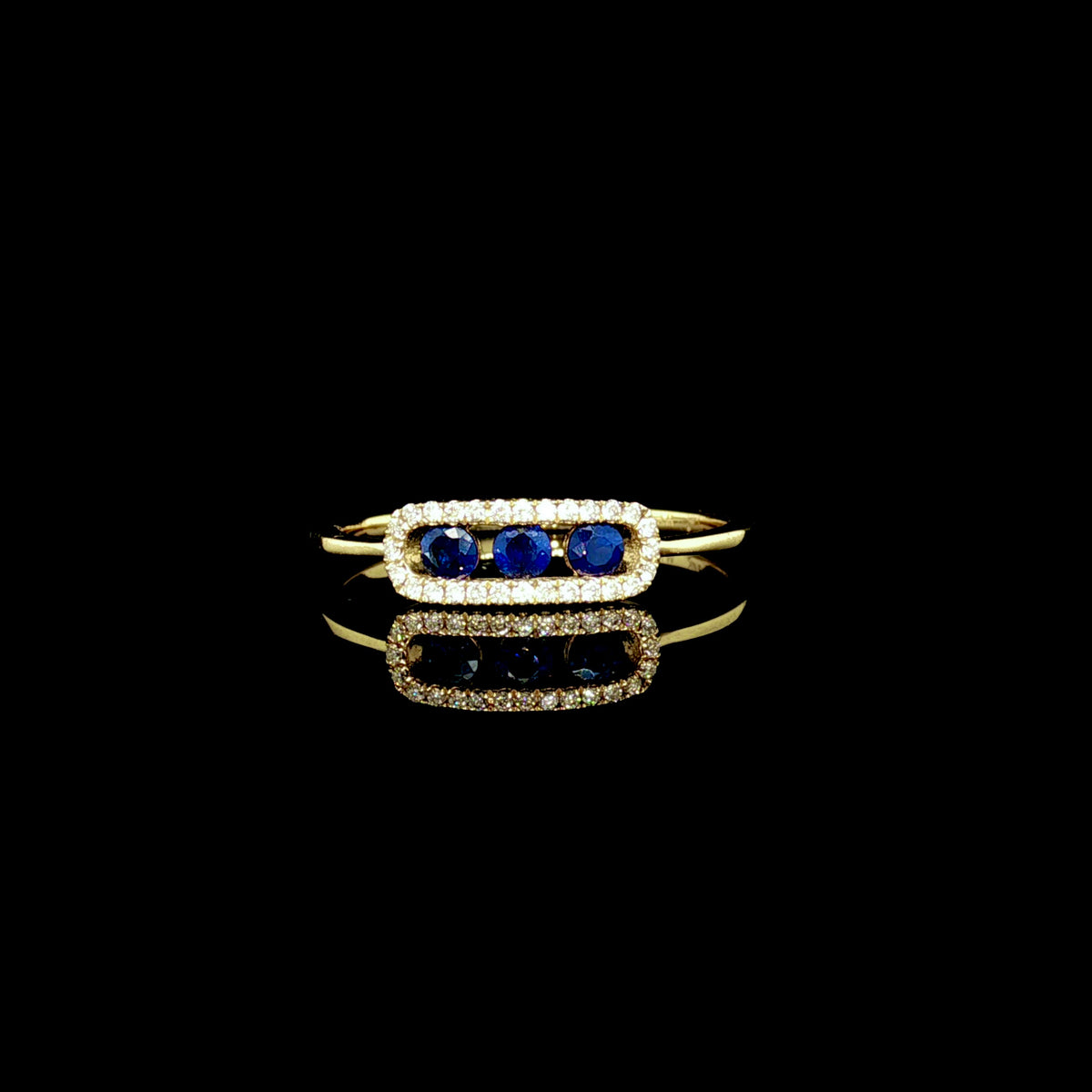 BLUE SAPPHIRE AND DIAMOND RING
