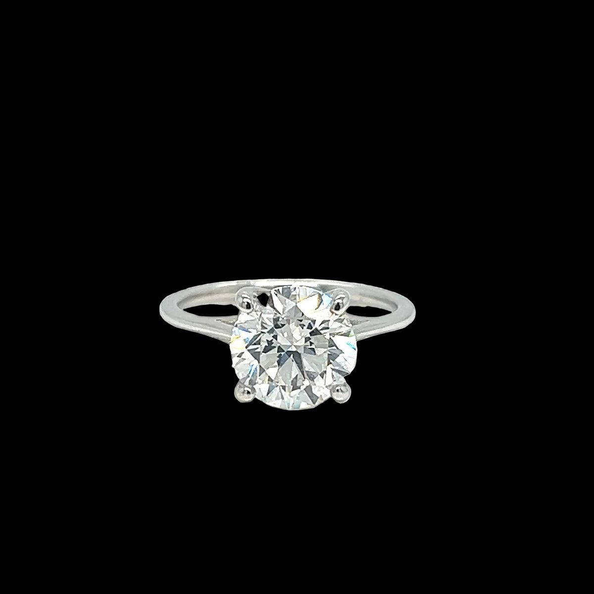 Round Brilliant-Cut Lab Diamond Elegant Ring