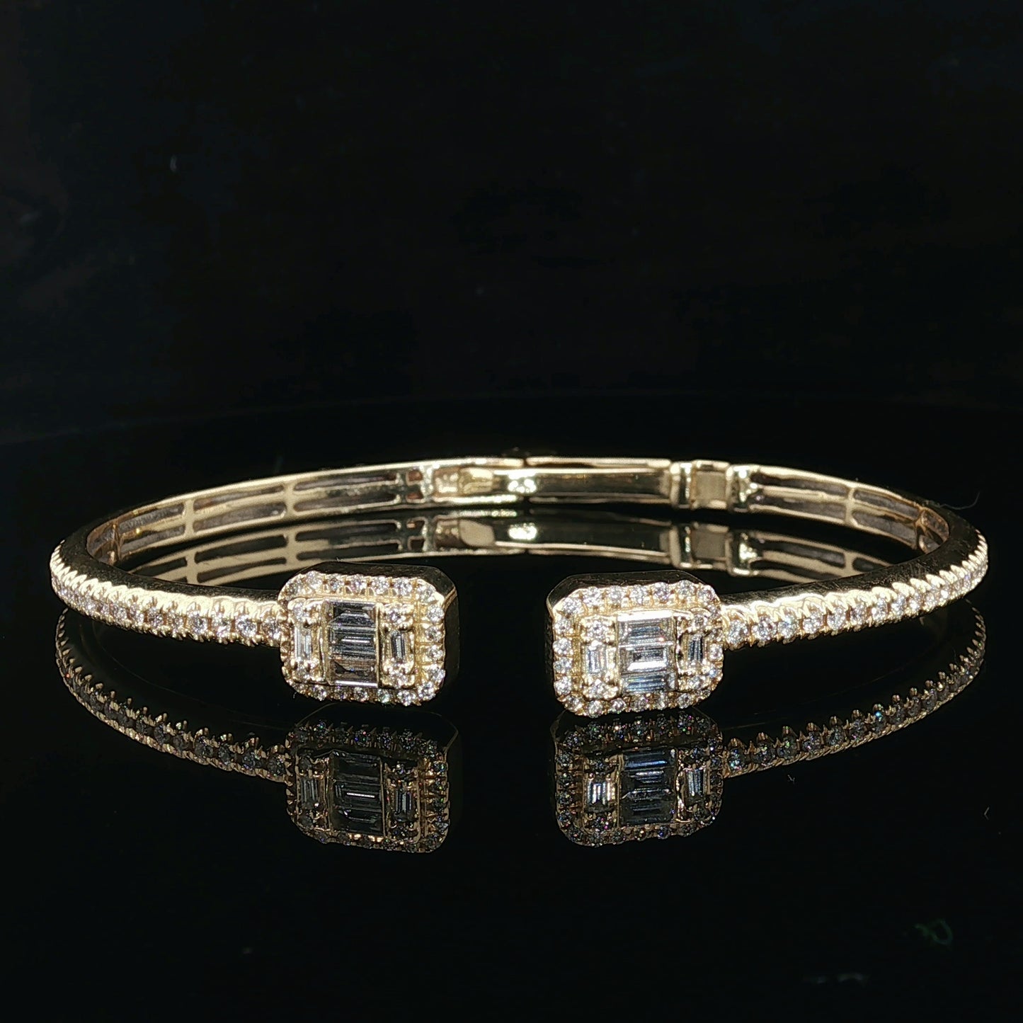 Natural diamond Rectangular Clasp Bangle