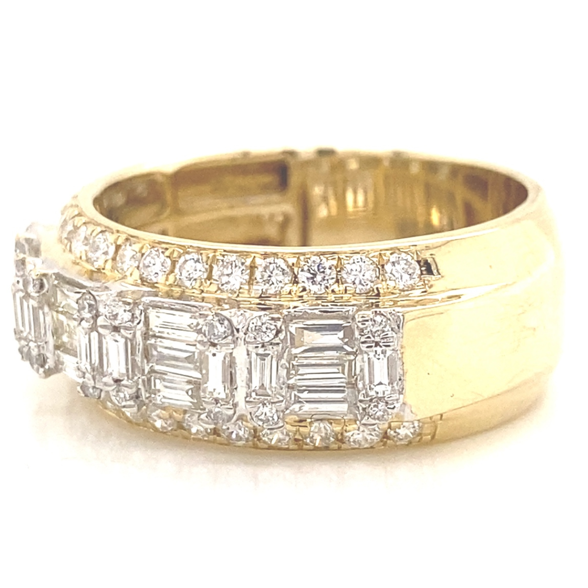 Elegant Baguette Diamond Band in 14k Gold