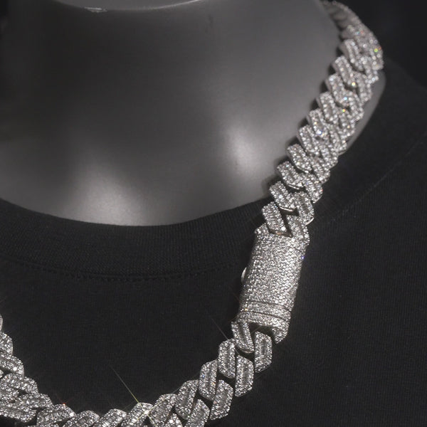 VS1 Baguette Diamond Necklace