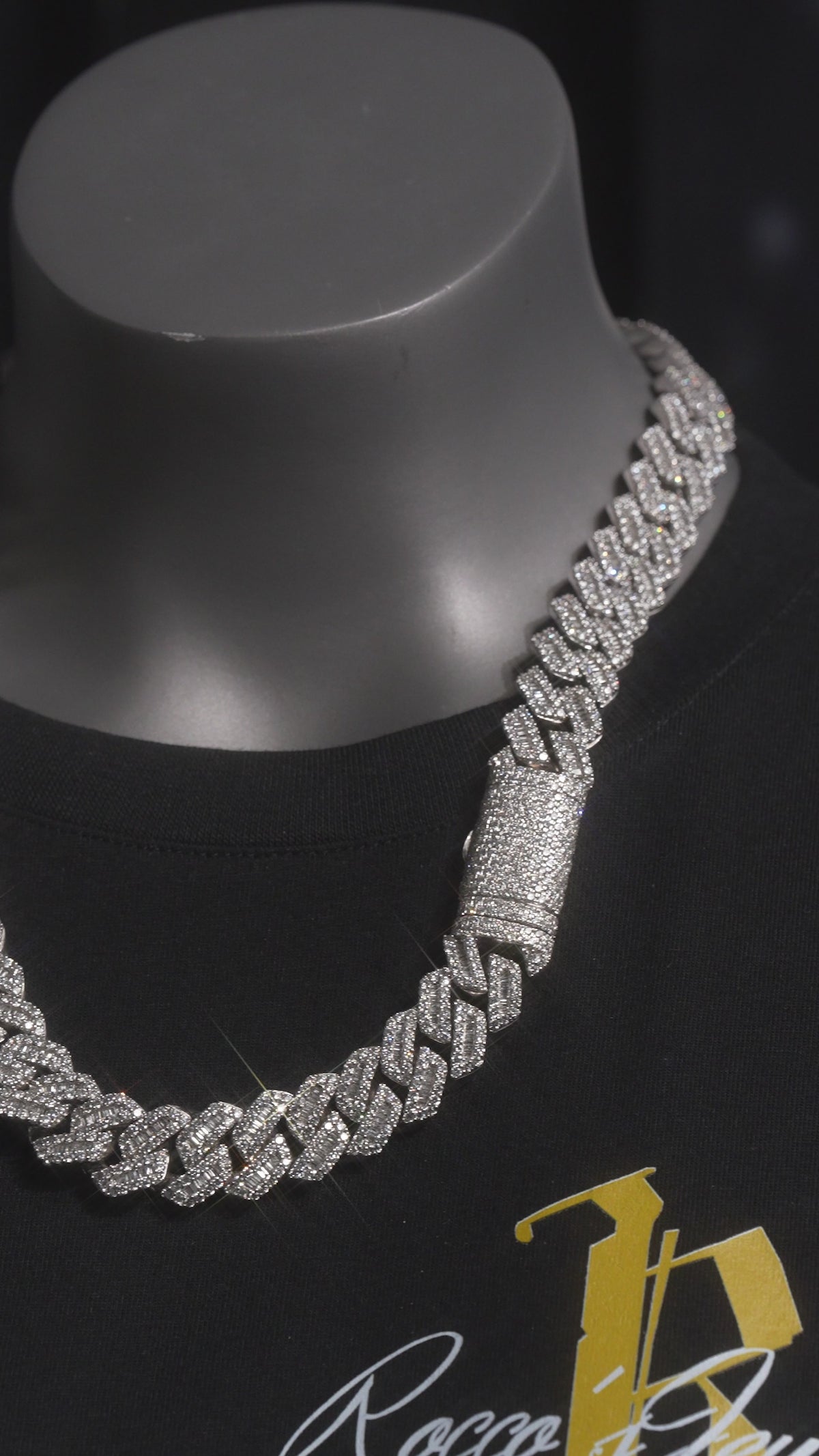 VS1 Baguette Diamond Necklace