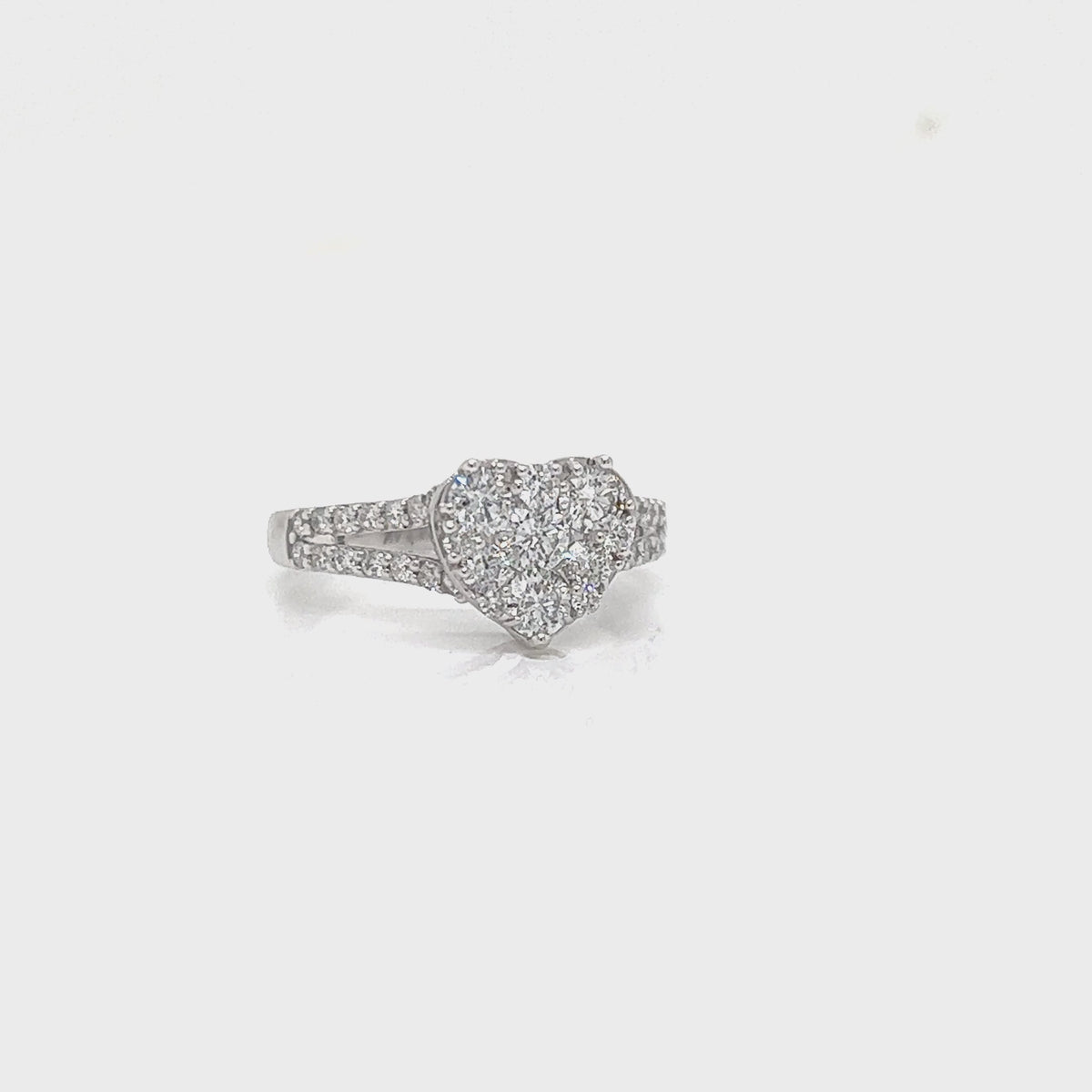 1.5CT Heart-Set Diamond Ring