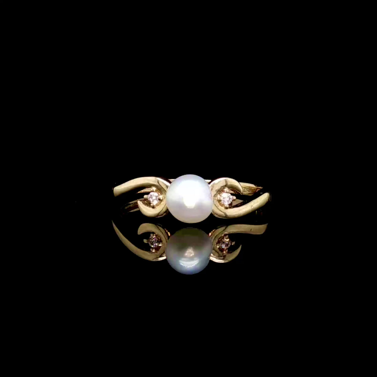 14K Yellow Gold Pearl Ring