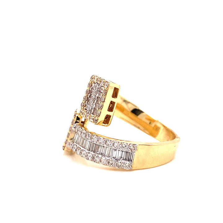The side profile of this ring, uniquely showcases the wrap rings diamond placement. 