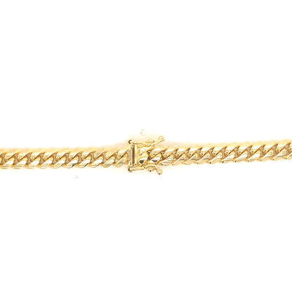 Clasp lock in yellow gold.