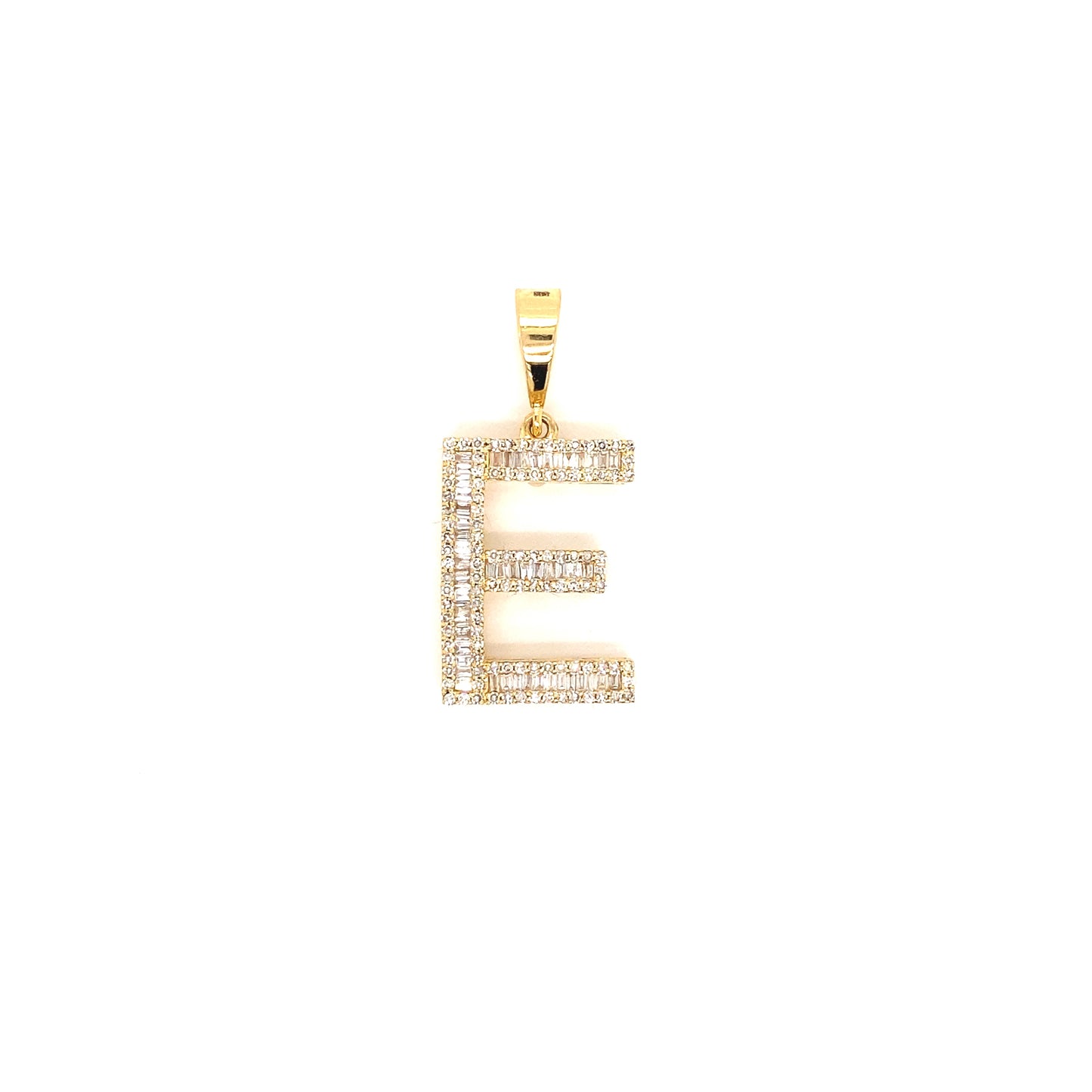 Letter E diamond initial in yellow gold. 