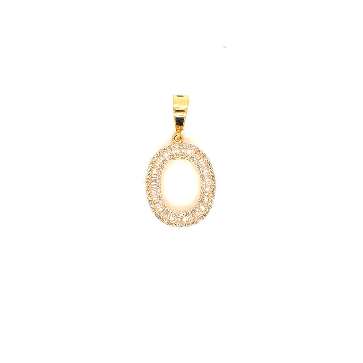 Letter O initial diamond pendant in yellow gold. 