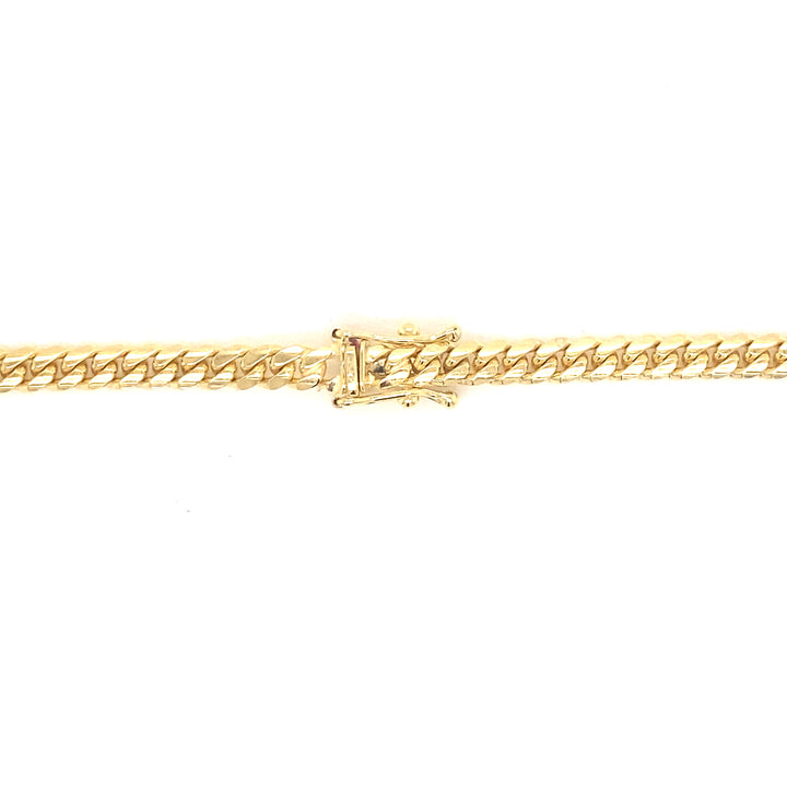 Yellow gold clasp for gold chain.